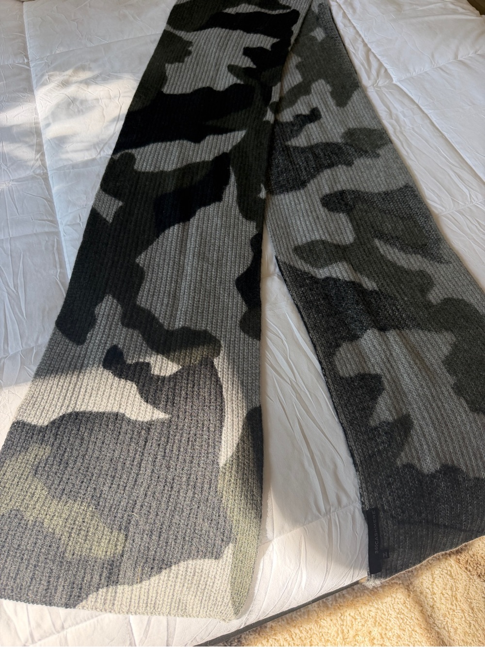 360 cashmere Camouflage Ribbed Knit Scarf in Green and Black and grey